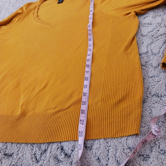 Lane Bryant Women's Mustard V-neck Sweater Size 22/24 Fall Winter Rayon - Picture 5 of 6
